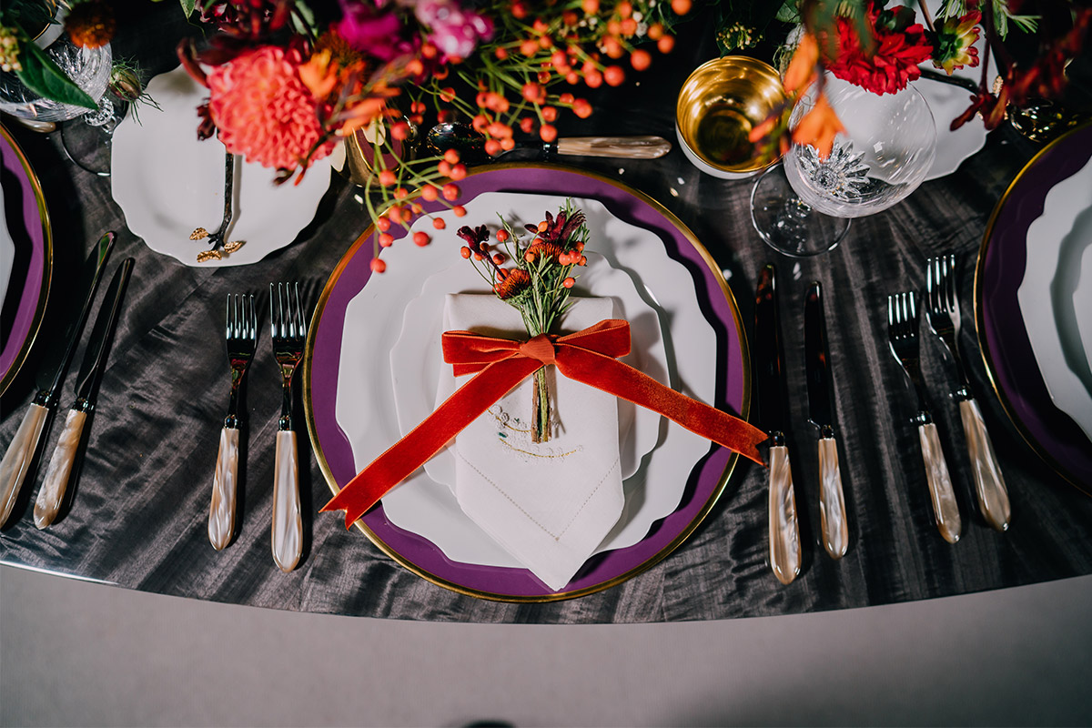 How to Dress the Perfect Thanksgiving & Christmas Table